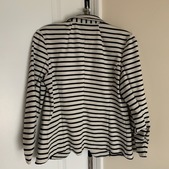 Black and white stripe blazer - Picture 4 of 5